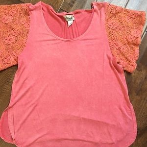 BKE- Gimmicks Coral Top
